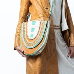 Trezo Lavi Purse Brown Tan Leather Crossbody Bohemian Southwestern Vintage